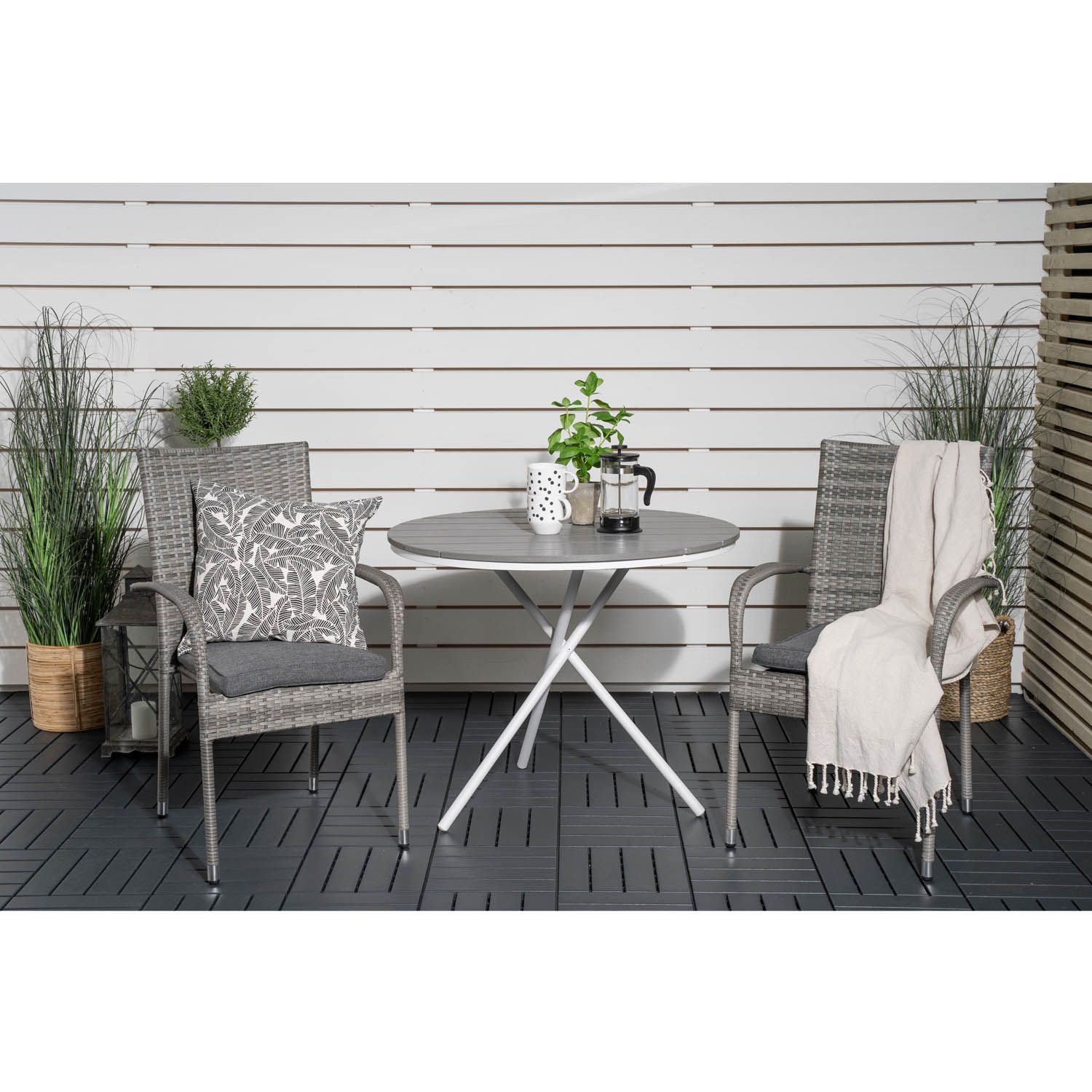 VENTURE DESIGN havesæt m. Parma bord (Ø 90) og 2 Anna stole VENTURE DESIGN havesæt m. Parma bord (Ø 90) og 2 Anna stole