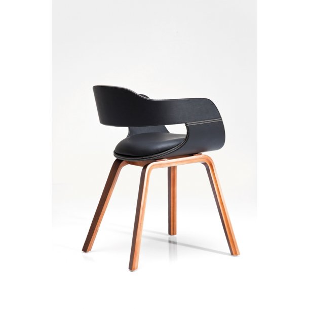 Valnø spisestuestol med armlæn valnød og læder design. Reol indretning