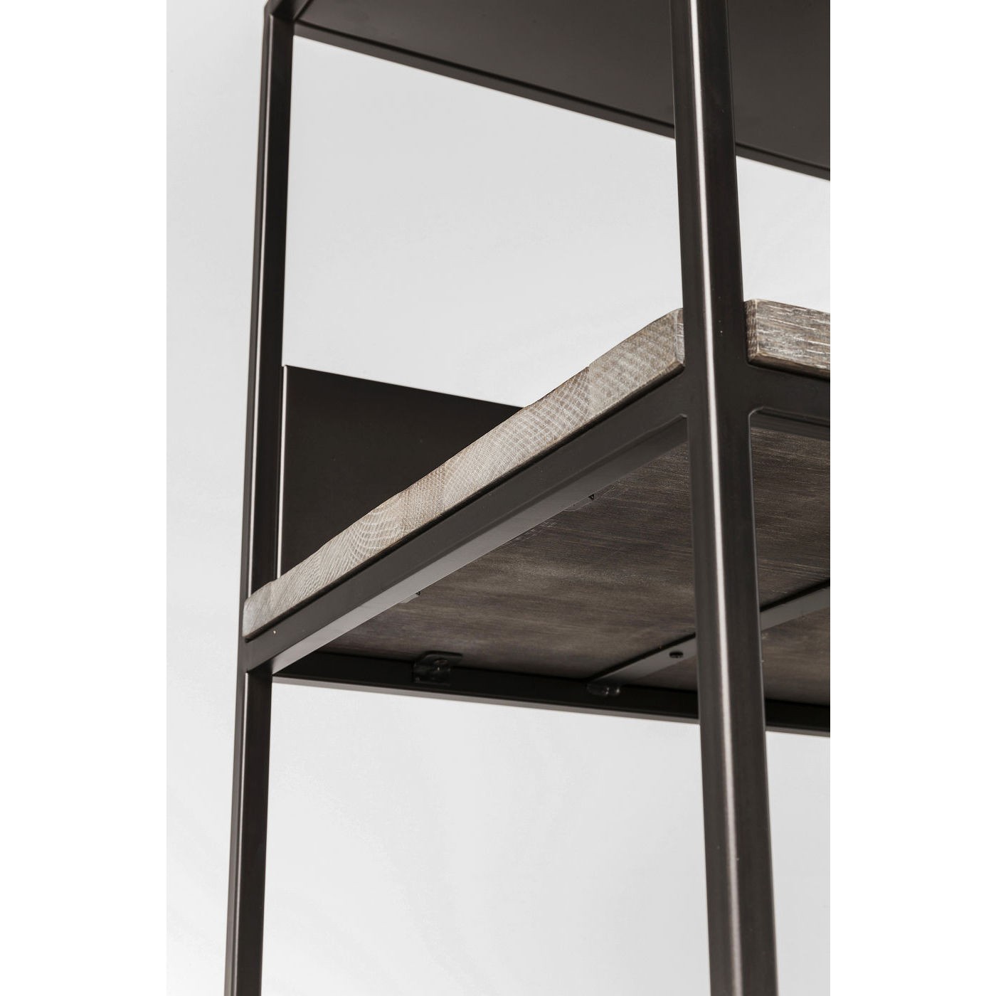 Super fed nero reol i industrielt look fra kare design Fede reoler