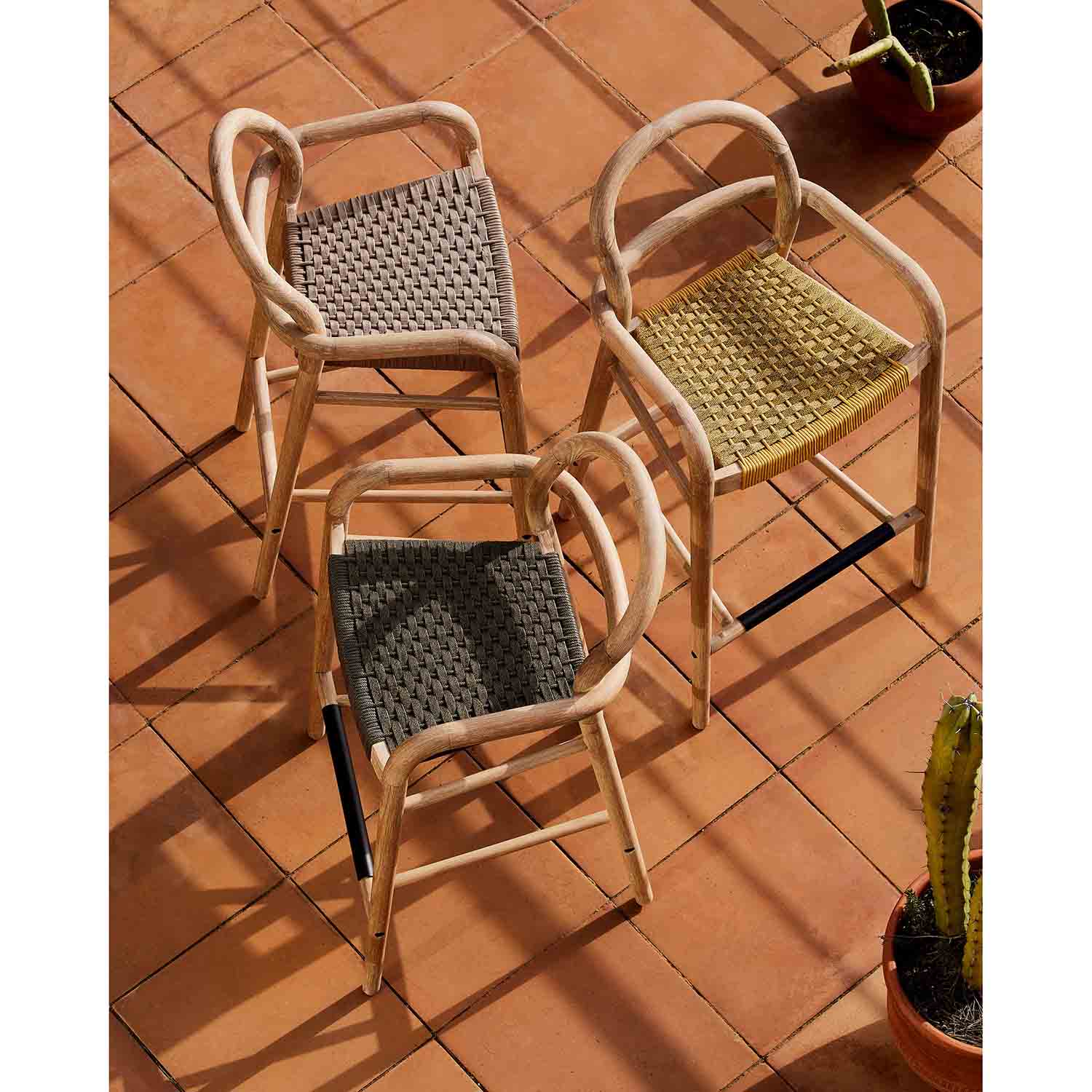 LAFORMA Green Sheryl barstol til haven, m. armlæn, ryglæn og fodstøtte natur eukalyptustræ (69cm) LAFORMA Green Sheryl barstol til haven, m. armlæn, ryglæn og fodstøtte natur eukalyptustræ (69cm)