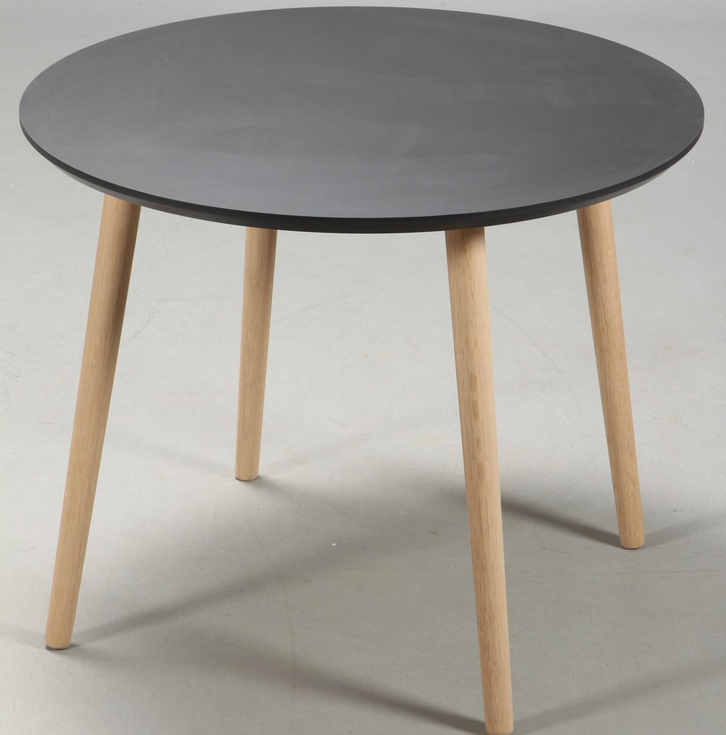 Furbo Furbo Rund Spisebord - Sort Linoleum Og Natur Eg (Ø90) Spisestue